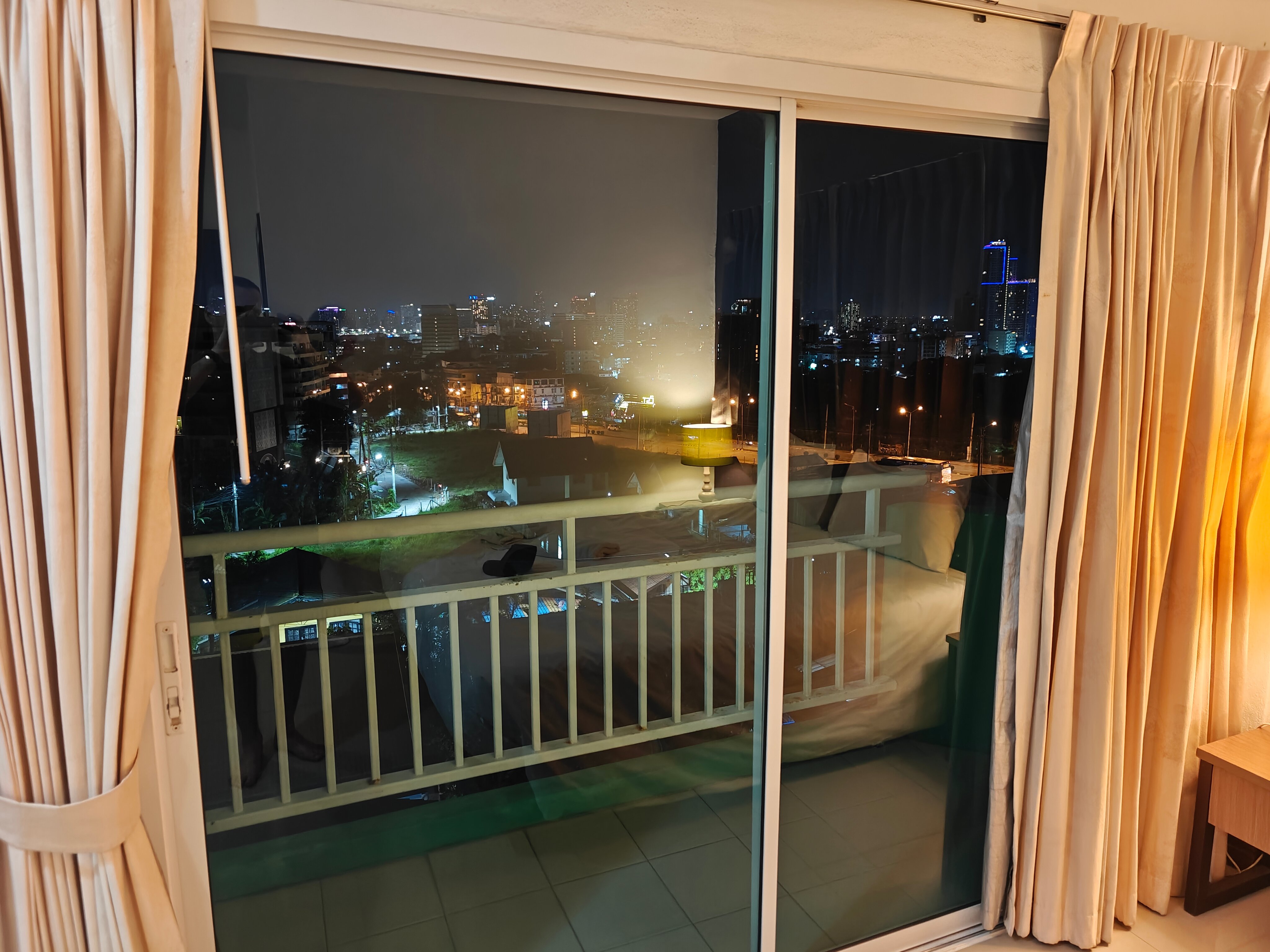 Фото Wiz Hotel Pattaya