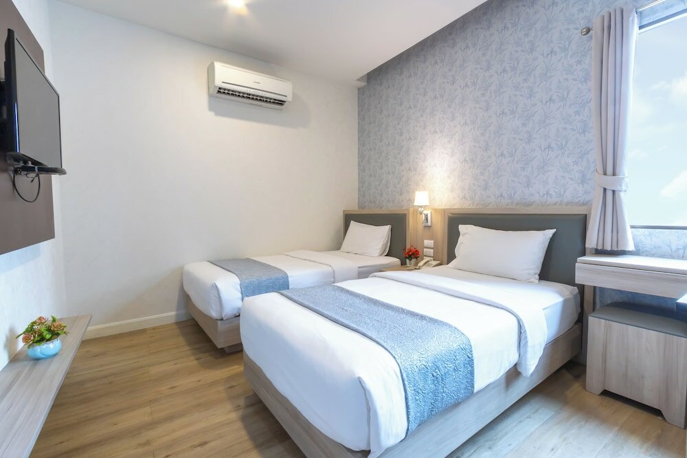 Фото Leela Orchid Hotel