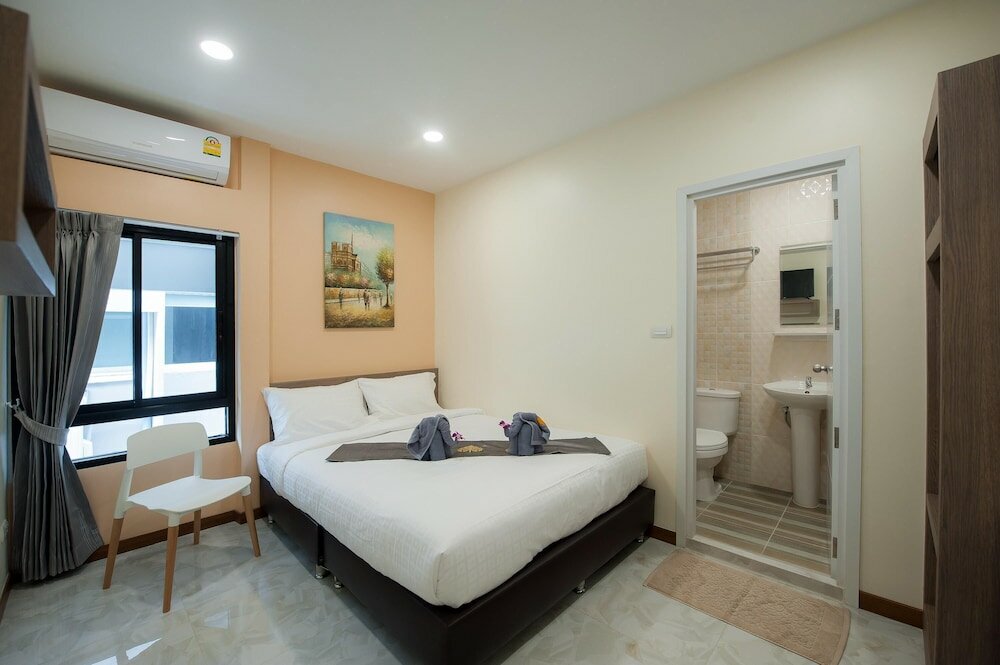 Фото The Moon Night Hotel