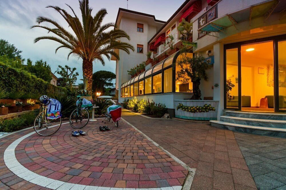 Фото отеля 5