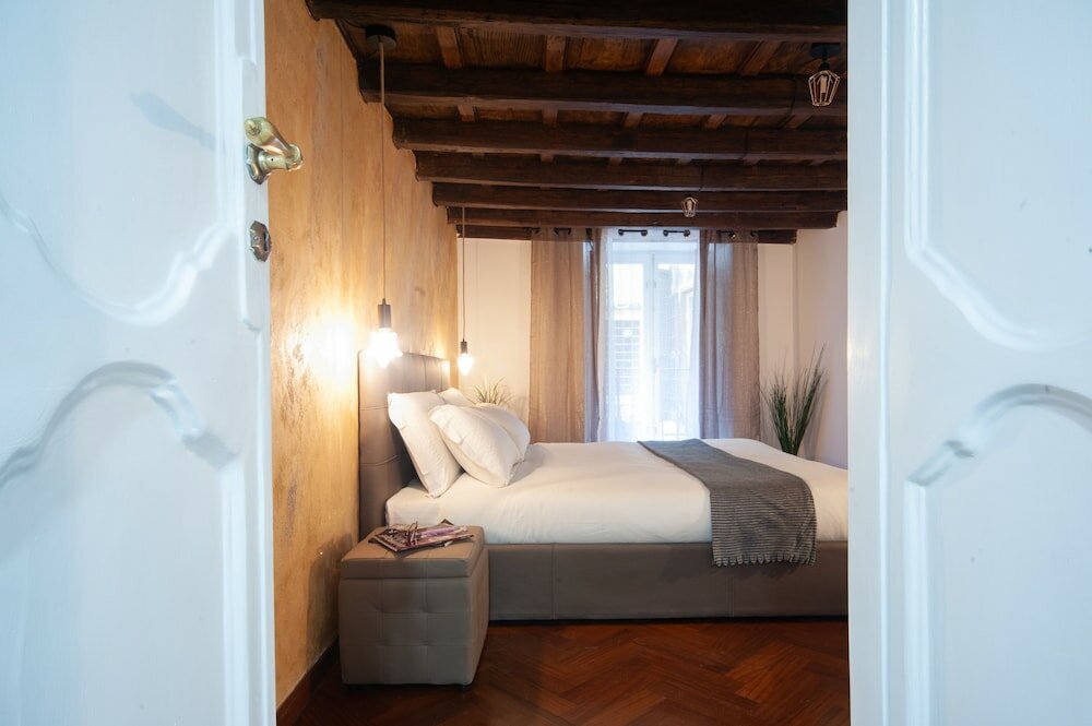 Фото Navona Rooms with Hot Tub