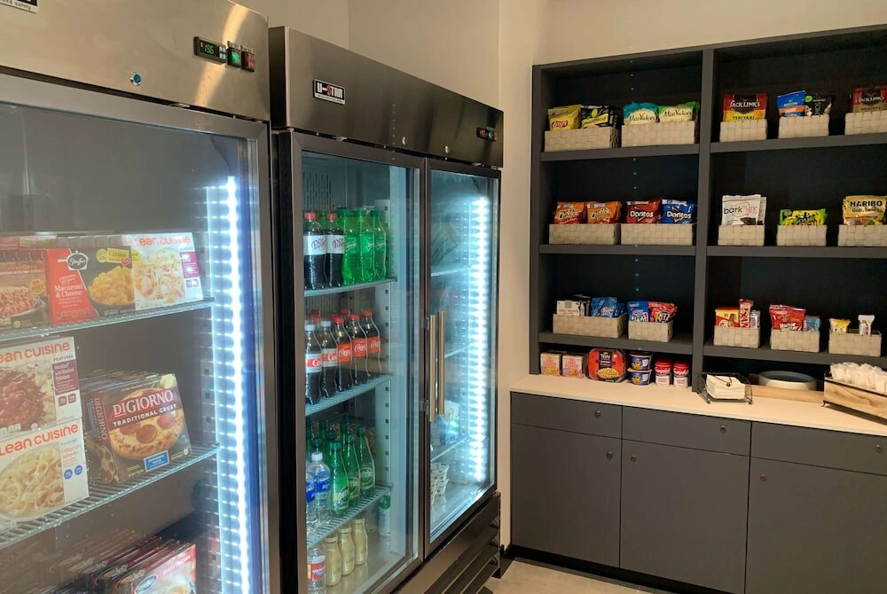 Фото La Quinta Inn & Suites Santa Rosa Sonoma