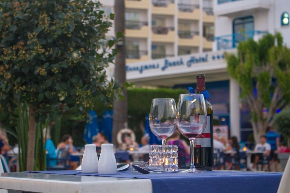 Фото Anonymous Beach Hotel