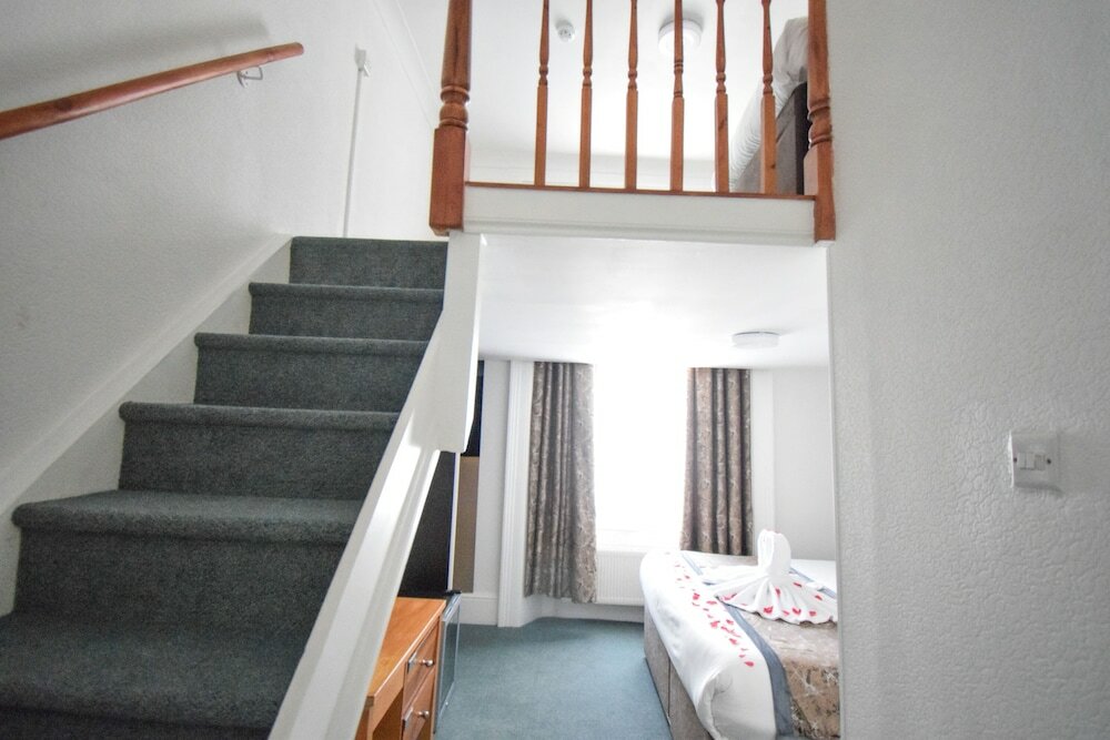 Фото Pembridge Palace Hotel