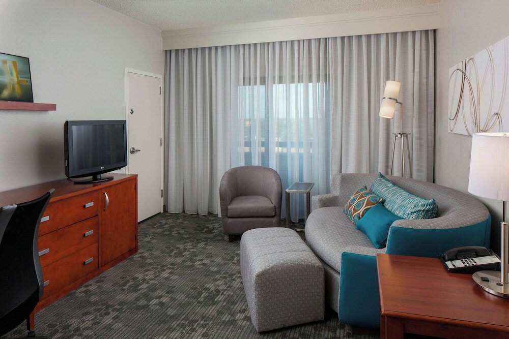 Фото Courtyard by Marriott Orlando International Dr Conv Cntr