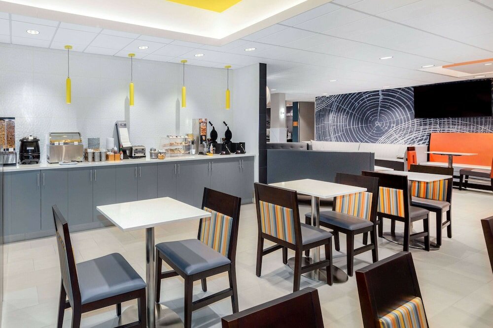 Фото La Quinta Inn by Wyndham Lynnwood