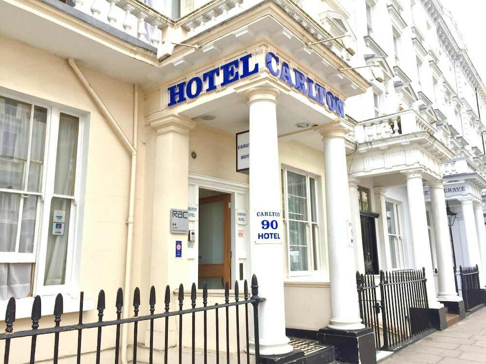 Фото отеля 1