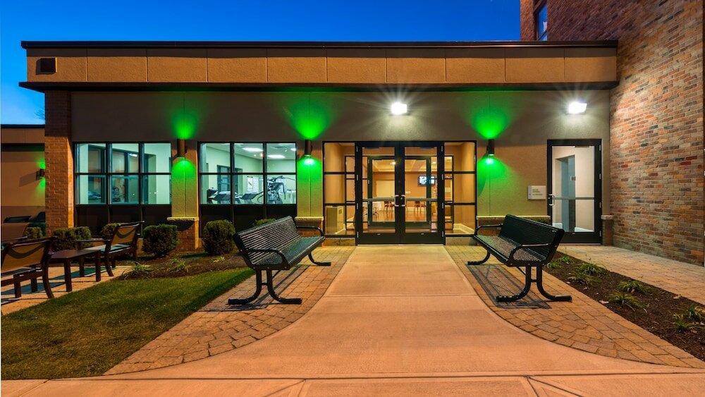 Фото Holiday Inn Saratoga Springs, an Ihg Hotel