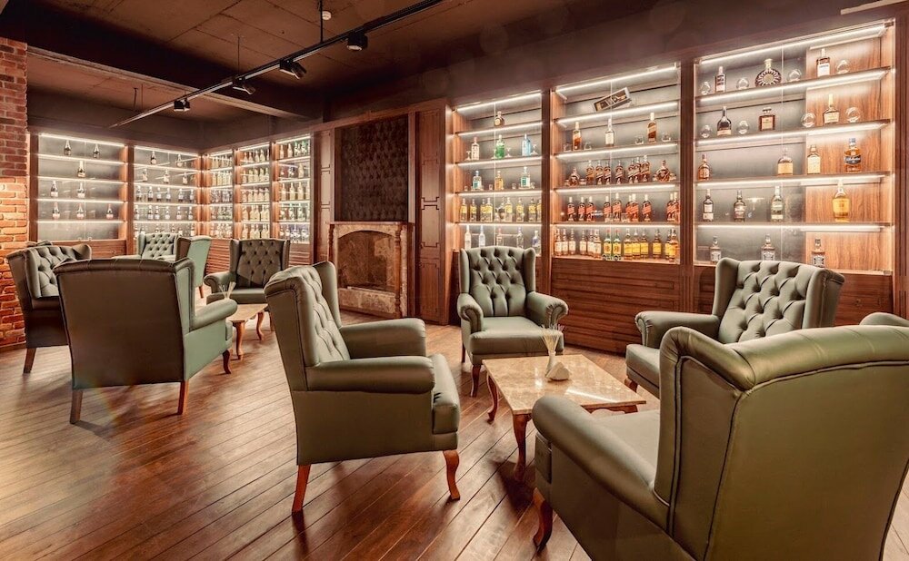 Фото Novel Centre Point Hotel