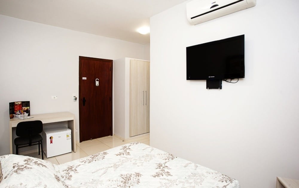 Фото Alves Hotel