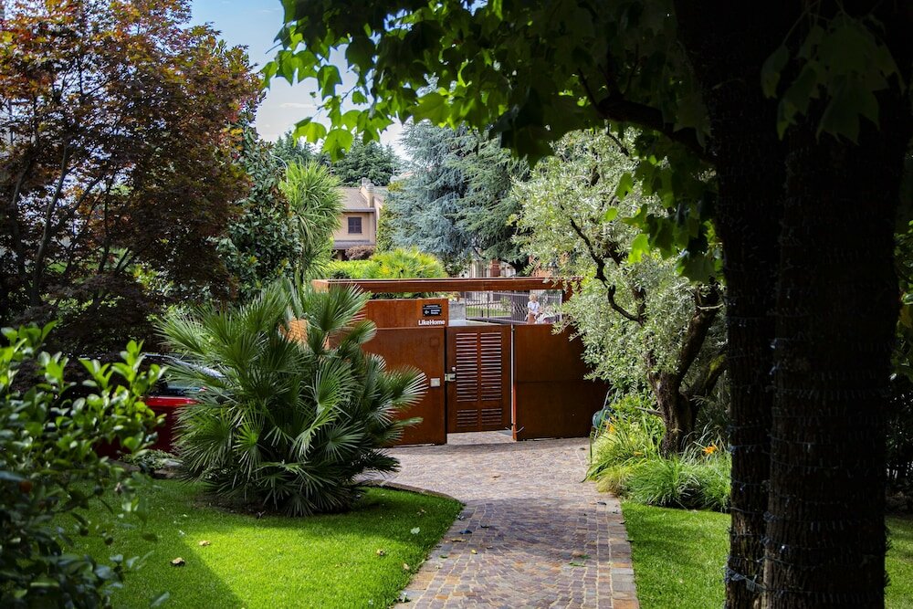 Фото Like Home - Boutique Hotel