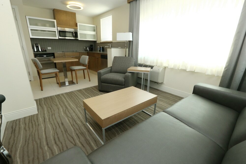 Фото Best Western Plus Sawridge Suites