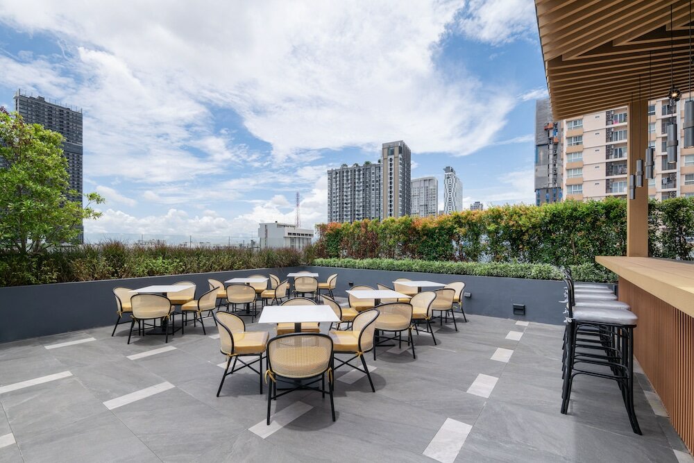 Фото Ramada Plaza by Wyndham Bangkok Sukhumvit 48