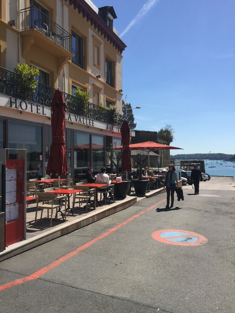 Фото Hotel De La Vallee