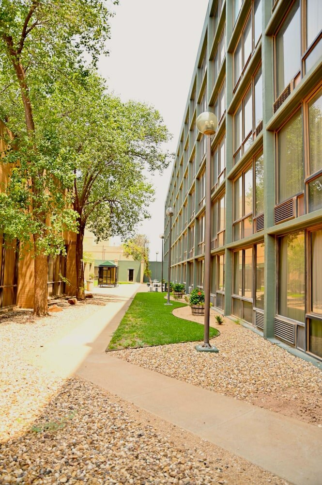 Фото Mcm Eleganté Hotel & Suites