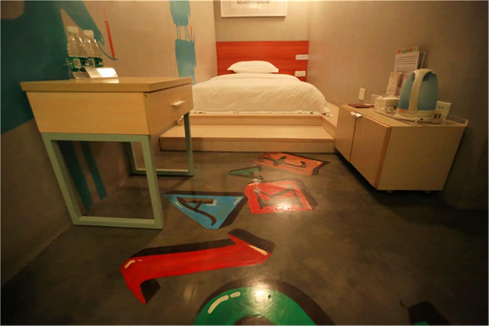 Фото Colour Inn Shenzhen Dongmen Branch