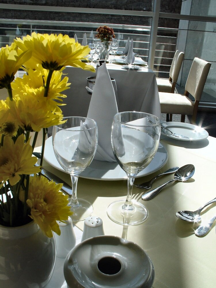 Фото VIP Executive Azores Hotel