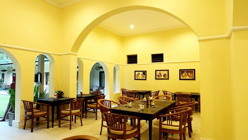 Фото Hotel Diana Jogja