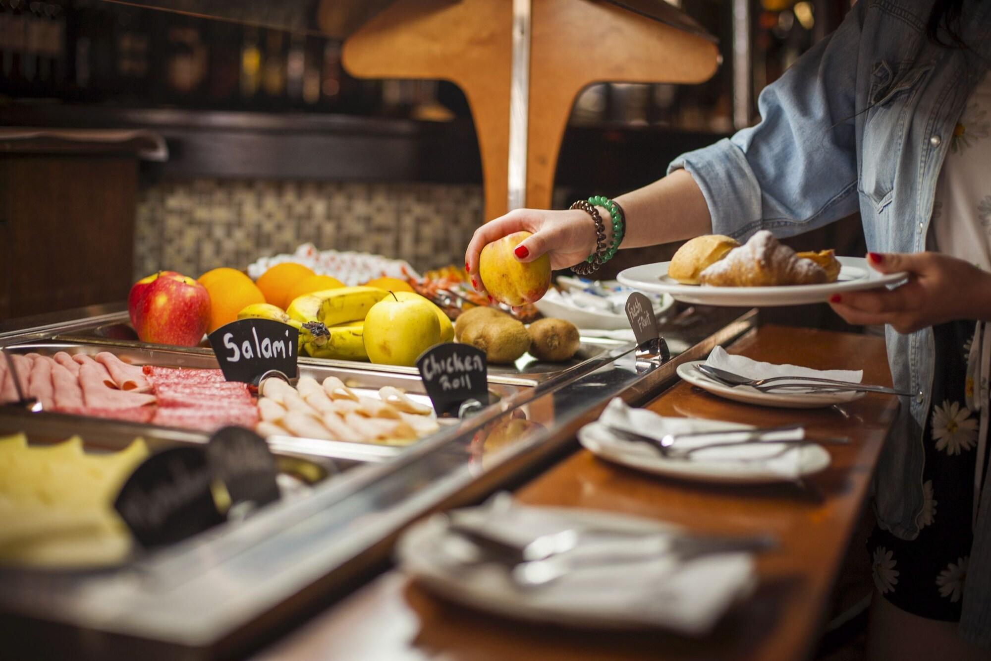 Фото Tropicana Hotel