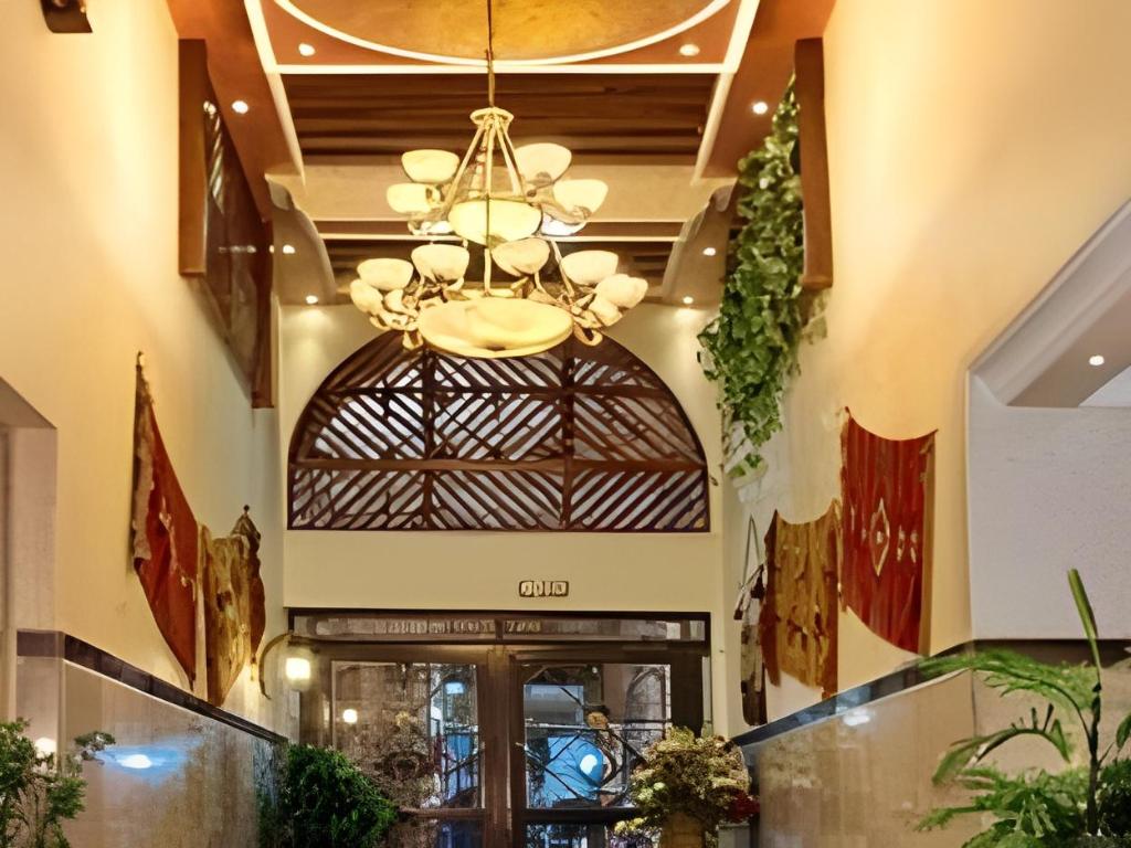 Фото Jardaneh Hotel