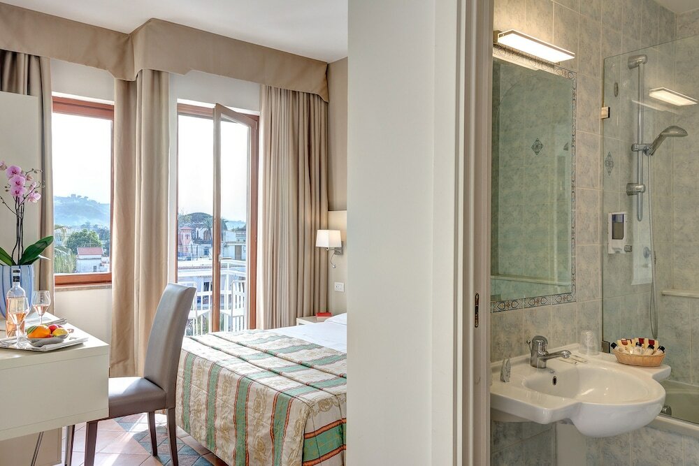 Фото Hotel Caravel