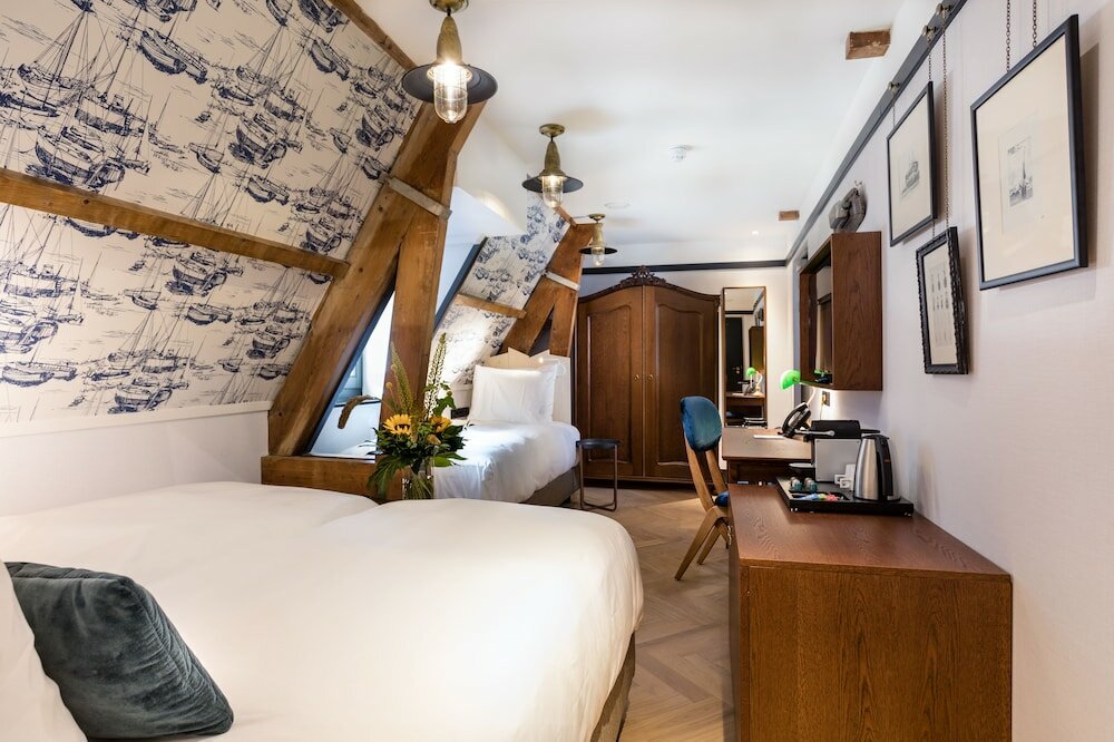 Фото The Hendrick's Hotel