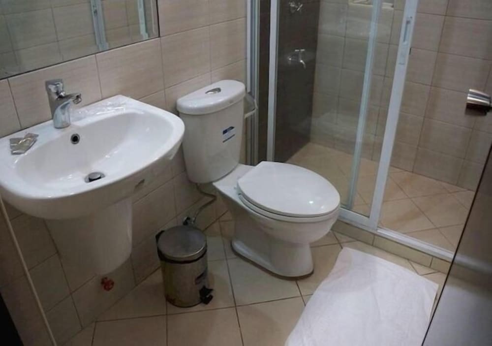 Фото Lorenzzo Suites Hotel