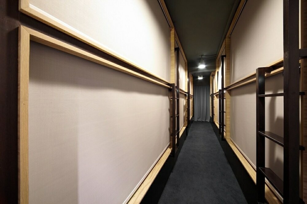 Фото The POD Boutique Capsule Hotel