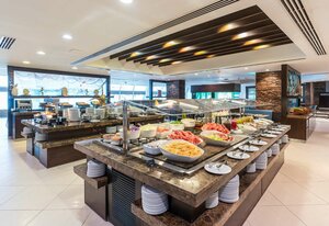 Гостиница Occidental Sharjah Grand