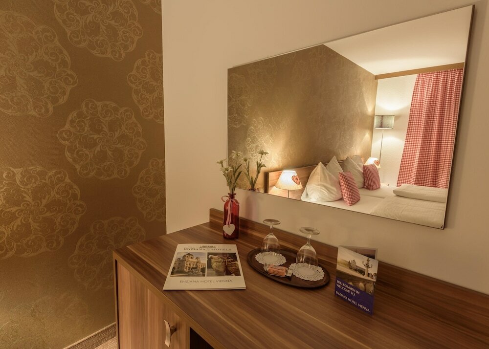 Фото Hotel Enziana Wien