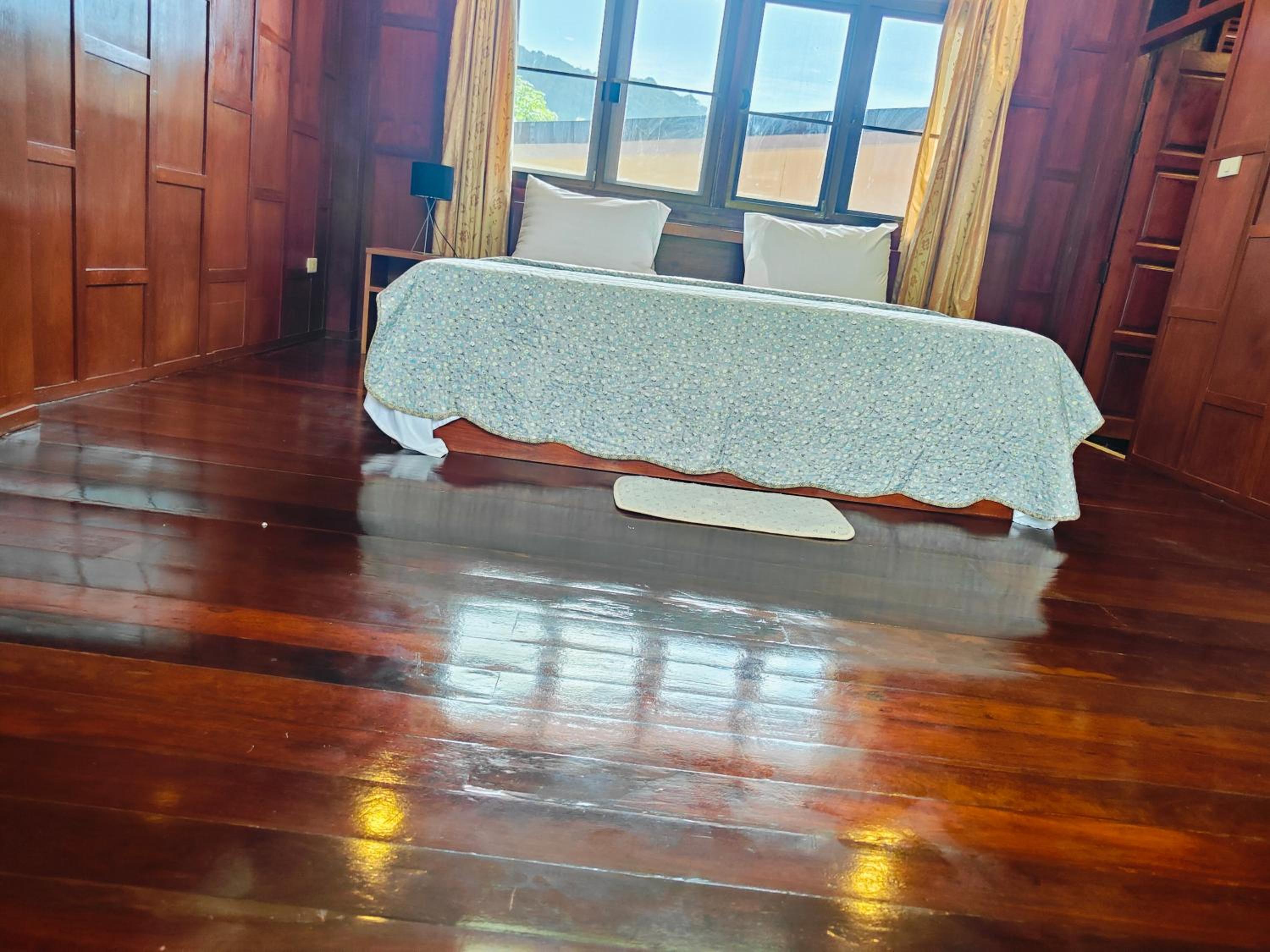 Фото Ban Elephant Blanc Apartment