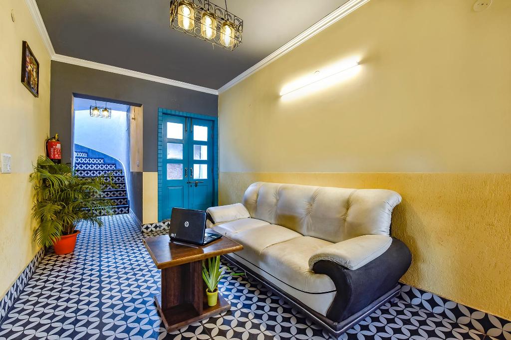 Фото Oyo 4715 Kk Residency