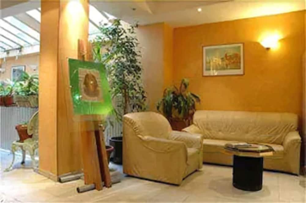 Фото Apollo Opera