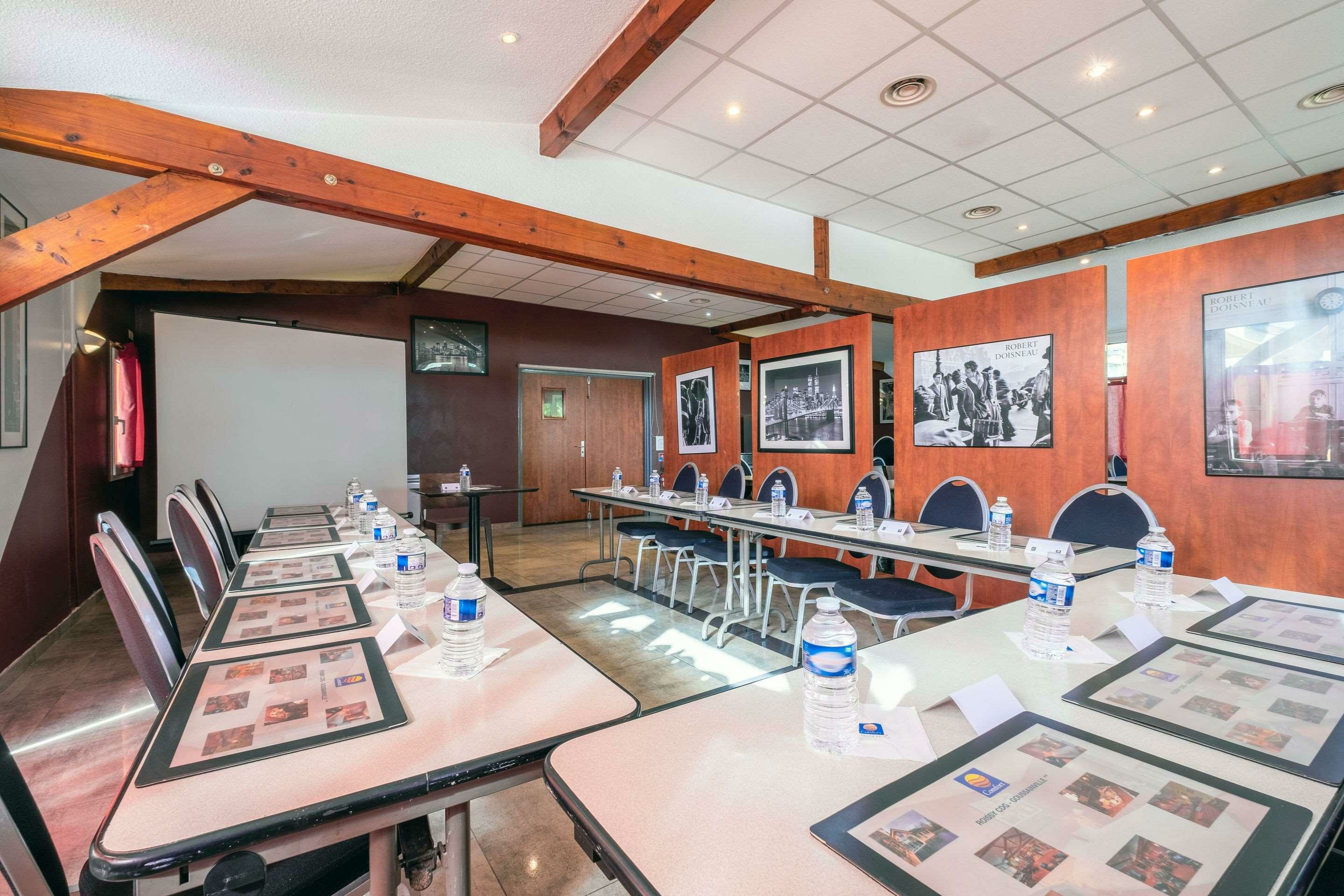 Фото Sky Hotel Goussainville