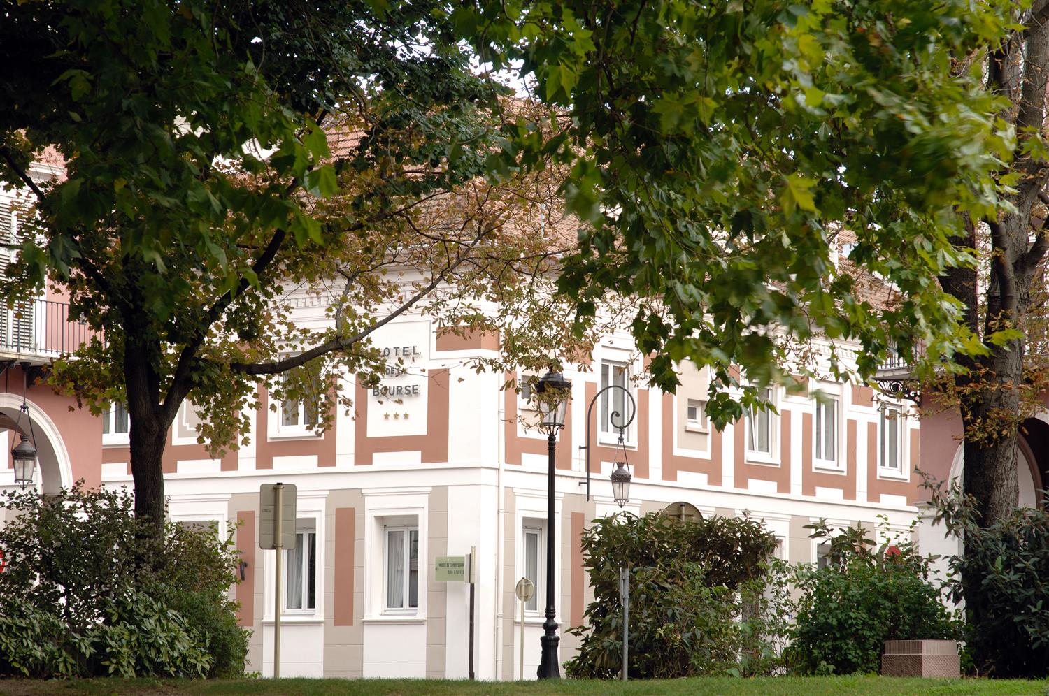 Фото Hotel de la Bourse, Sure Hotel Collection by Best Western