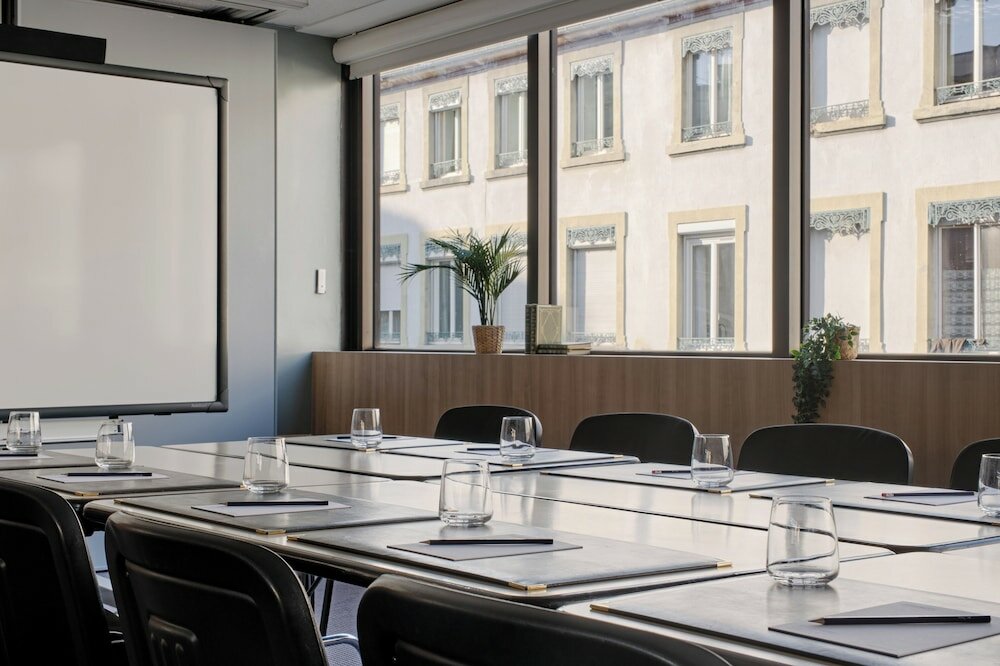 Фото Hotel Chromatics by HappyCulture