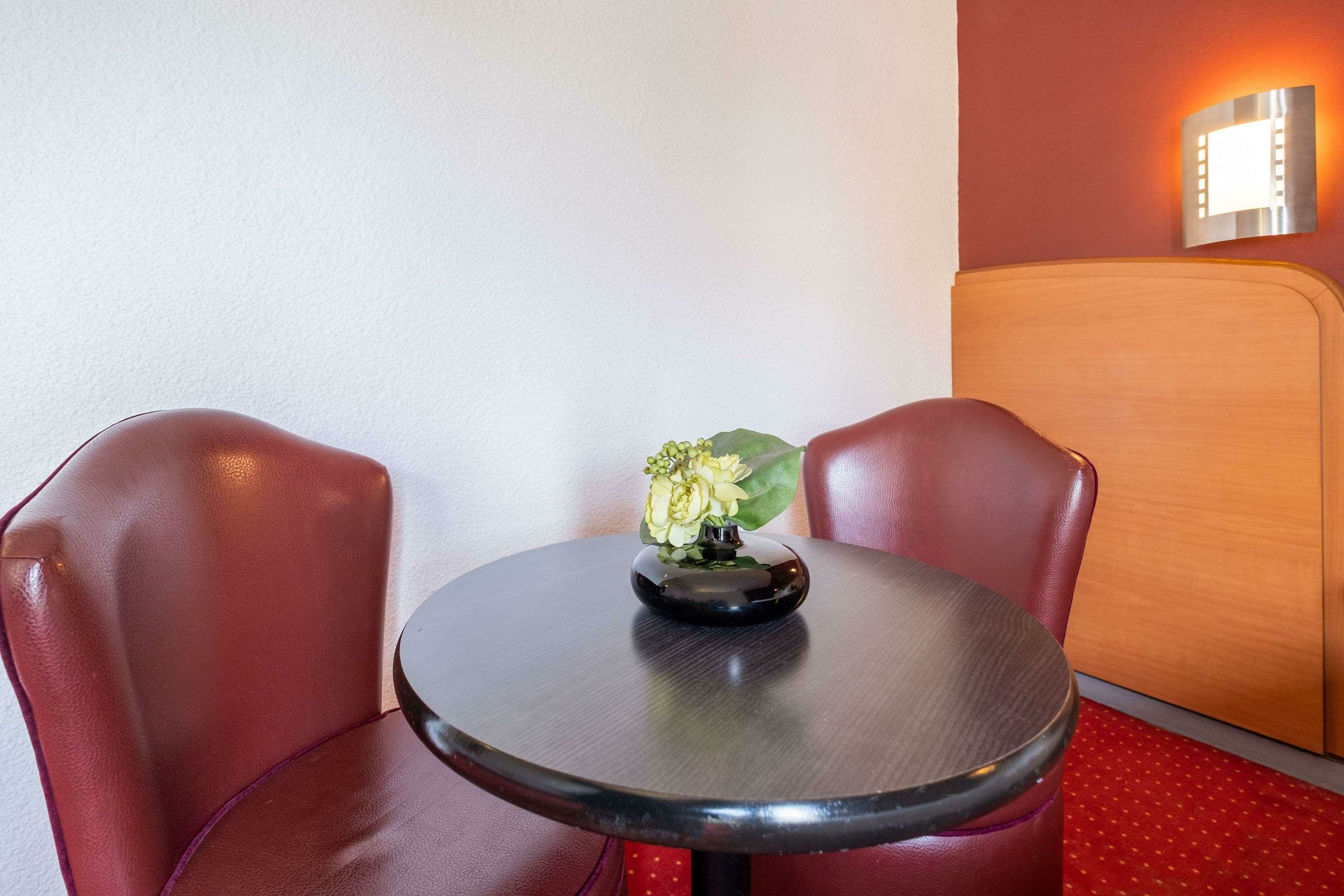 Фото Sky Hotel Goussainville