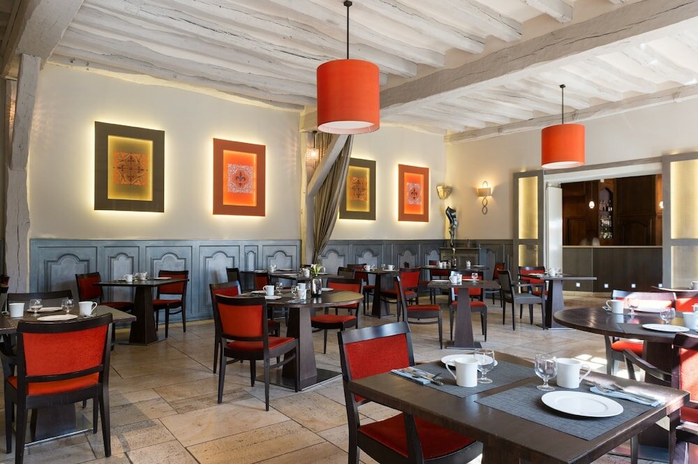 Фото Aux Vieux Remparts