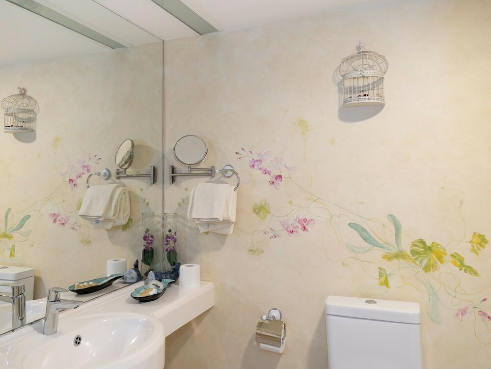 Фото St. Peter's Boutique Hotel