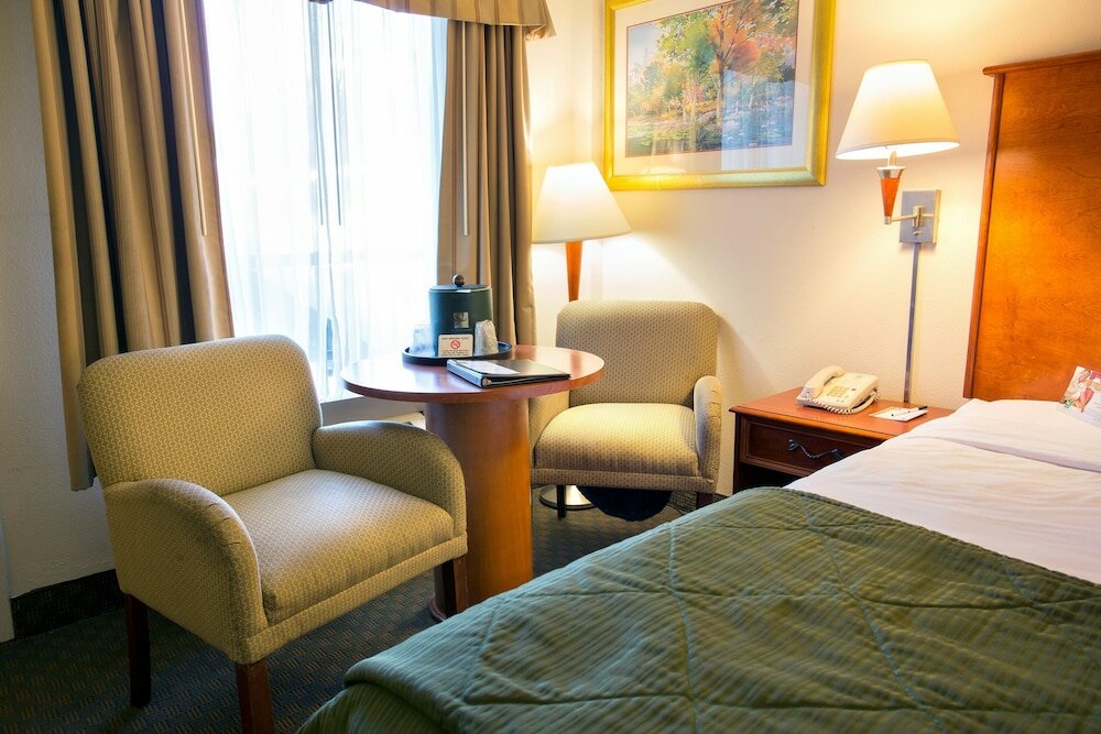 Фото Quality Inn Savannah Historic District