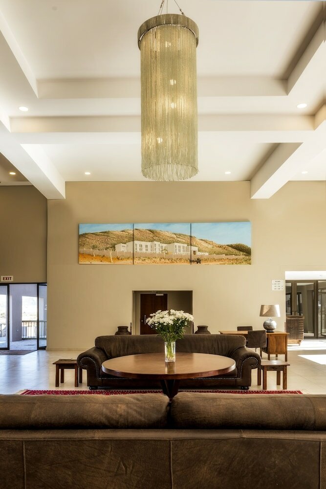 Фото Springbok Inn by Country Hotels