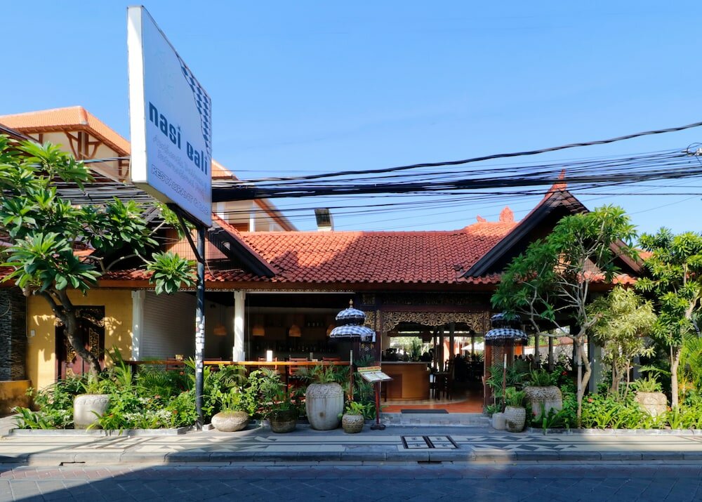 Фото Adi Dharma Hotel Legian