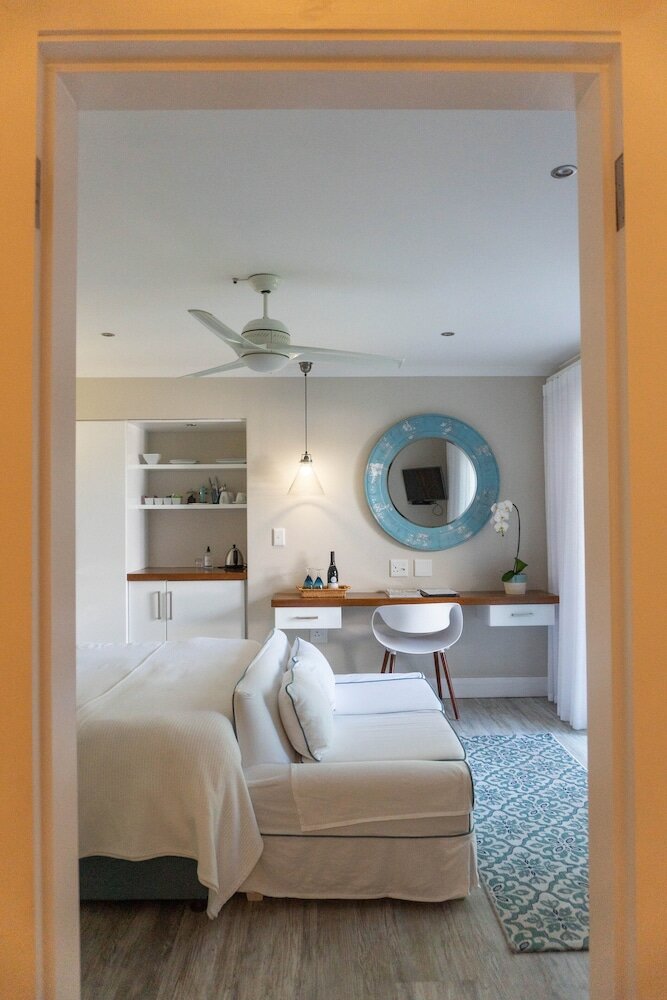 Фото Admiralty Beach House