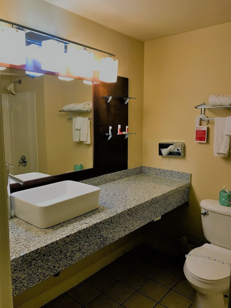 Фото Ramada by Wyndham Anchorage Downtown