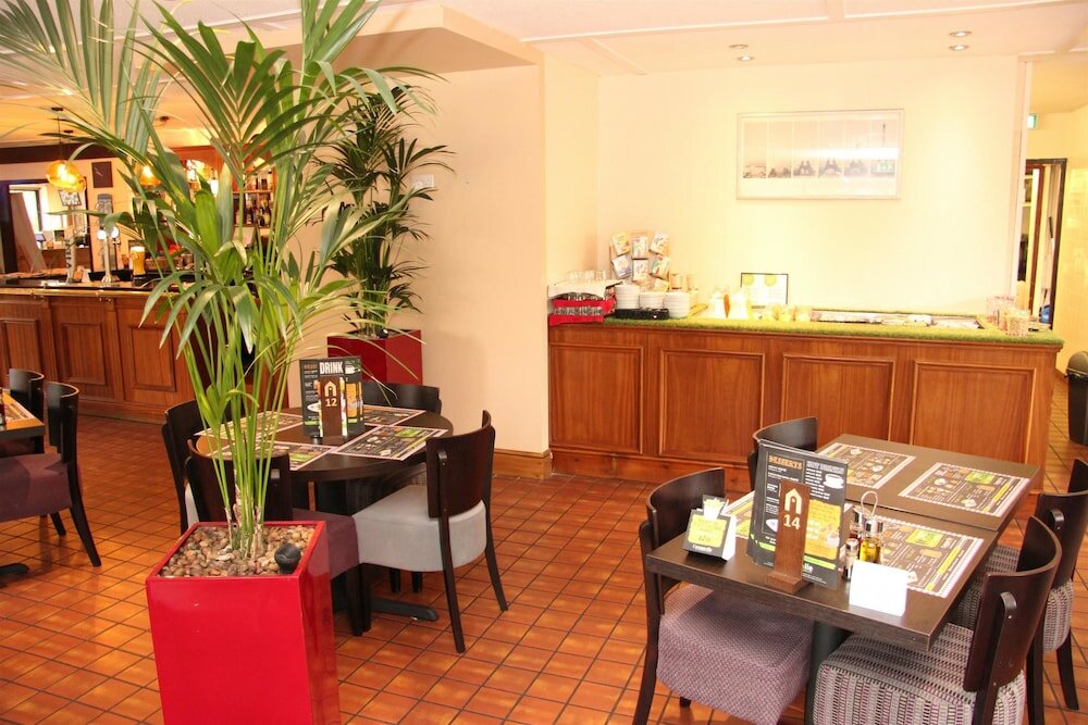 Фото Campanile Milton Keynes