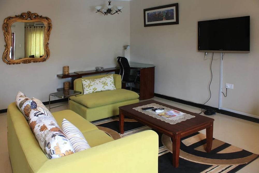 Фото Nomad's Court Lodge