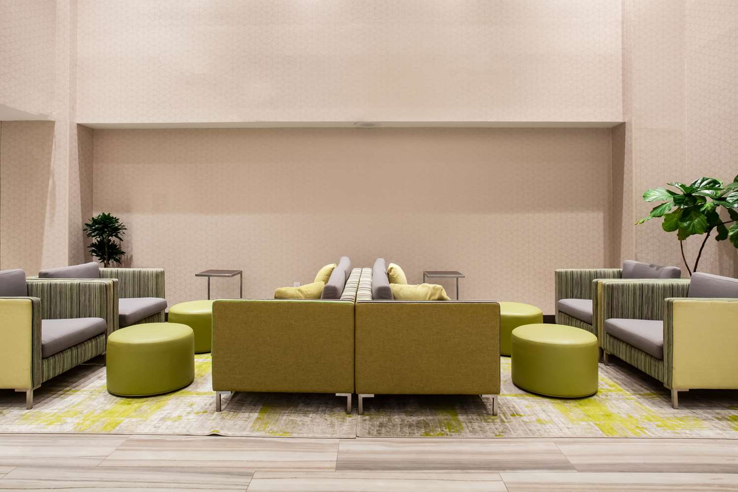 Фото Wingate by Wyndham - Orlando International Airport