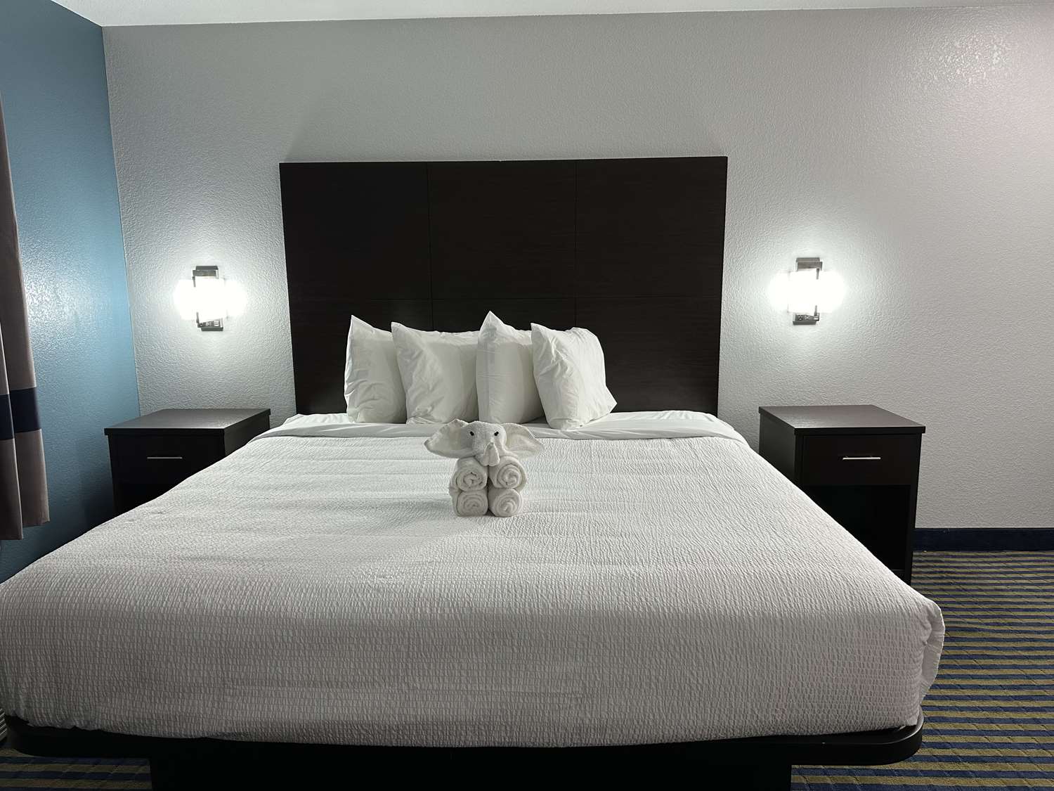 Фото SureStay Plus by Best Western Brooks