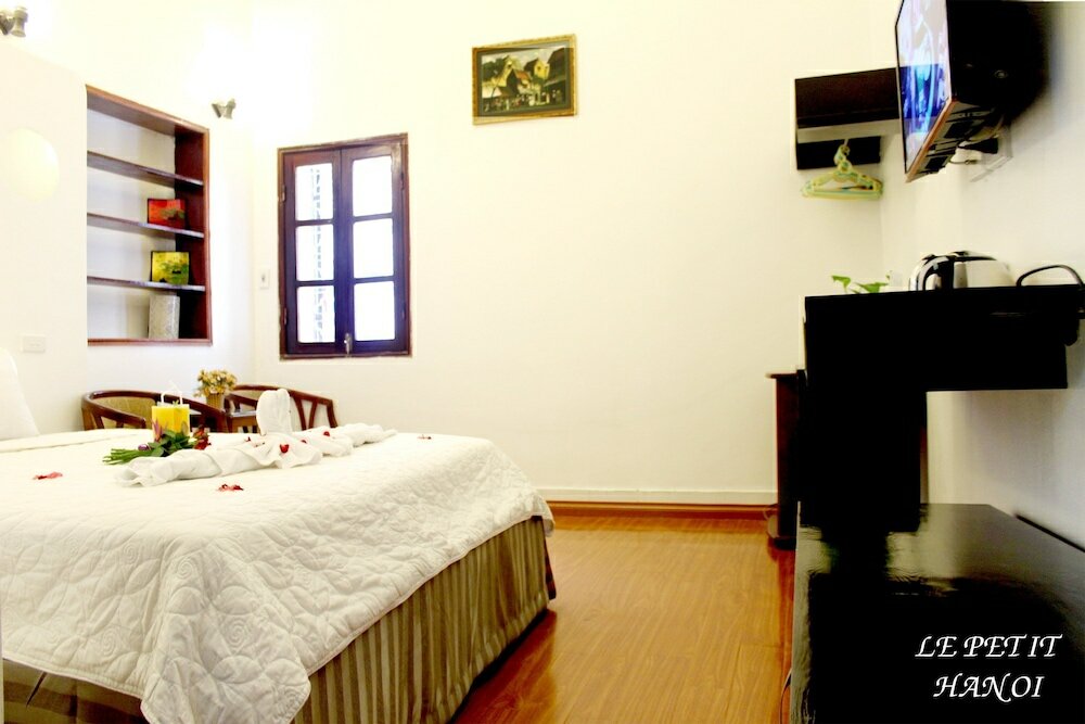 Фото Le Petit Hanoi Hotel