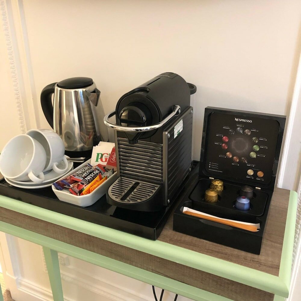 Фото Astor Court Hotel